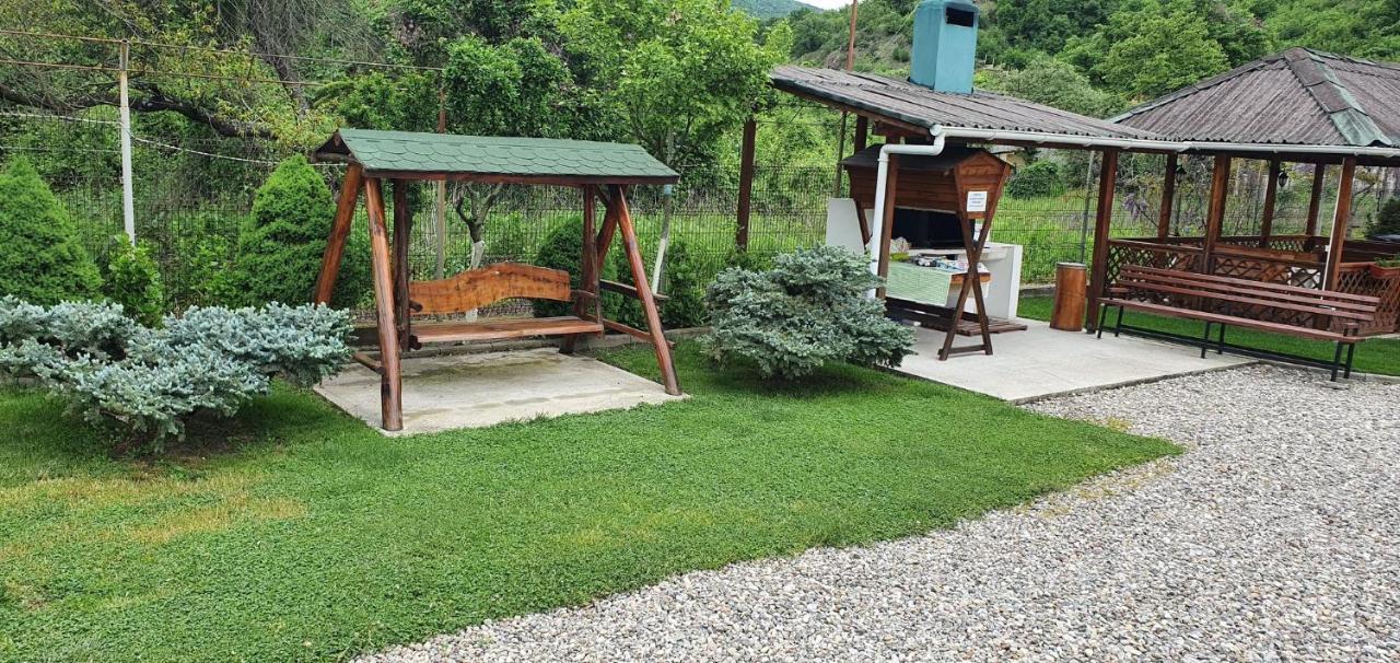 Pension Charisma Băile Herculane エクステリア 写真
